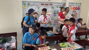 Giáo dục, y tế ở Trường Sa - Gieo mầm ước mơ, duy trì mạch sống giữa biển khơi