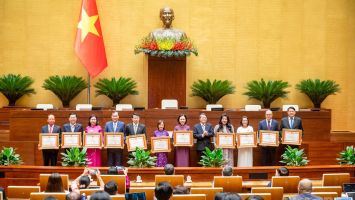 [Ảnh] Tổng Bí thư Tô Lâm dự Lễ trao tặng Bằng khen của Ủy ban Thường vụ Quốc hội