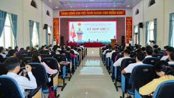 Đồng chí Thái Thị An Chung, Ủy viên Ban chấp hành Đảng bộ tỉnh, Phó Trưởng Đoàn đại biểu Quốc hội tỉnh dự khai mạc Kỳ họp thứ 2, Hội đồng nhân dân phường Tân Mai