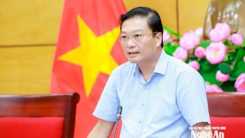 Chủ tịch UBND tỉnh Nghệ An họp khẩn với 130 xã, phường triển khai ứng phó với bão số 5