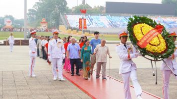 Các thế hệ Đại biểu Quốc hội tỉnh Nghệ An hoạt động “Về nguồn” hướng tới kỷ niệm 80 năm ngày Tổng tuyển cử đầu tiên