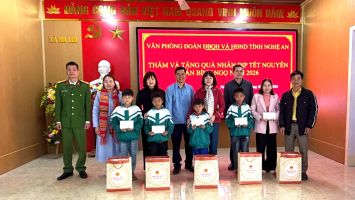 Cơ quan Văn phòng Đoàn ĐBQH và HĐND tỉnh thăm hỏi, trao quà Tết Bính Ngọ 2026 tại xã Na Loi