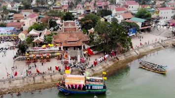 Tiếng sóng Lạch Cờn và bài thánh ca của tình người