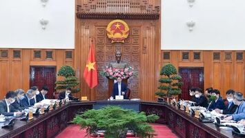 Thủ tướng: Sản xuất bằng được vắc-xin và thuốc điều trị Covid-19 trong nước