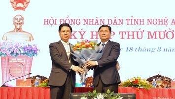 Đồng chí Nguyễn Đức Trung được bầu giữ chức Chủ tịch UBND tỉnh Nghệ An