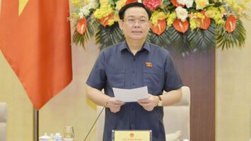 Chủ tịch Quốc hội Vương Đình Huệ: Linh hoạt tổ chức giám sát trước tình hình Covid-19