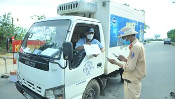 TP Vinh tiếp tục duy trì các chốt kiểm soát dù thực hiện giãn cách xã hội theo Chỉ thị 15