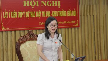 Đoàn ĐBQH tỉnh tổ chức lấy ý kiến dự án Luật Thi đua Khen thưởng (sửa đổi).