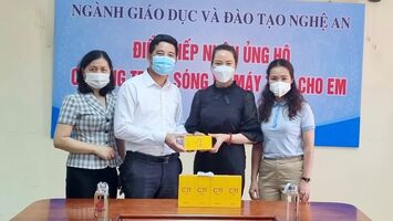 Văn phòng Đoàn ĐBQH và HĐND tỉnh hưởng ứng Chương trình "Sóng và máy tính cho em"