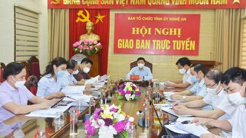 Đẩy mạnh thực hiện Nghị quyết Trung ương 4 về xây dựng, chỉnh đốn Đảng ở mức độ cao hơn