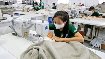 Nghị quyết 105 hỗ trợ doanh nghiệp "vượt" dịch COVID-19