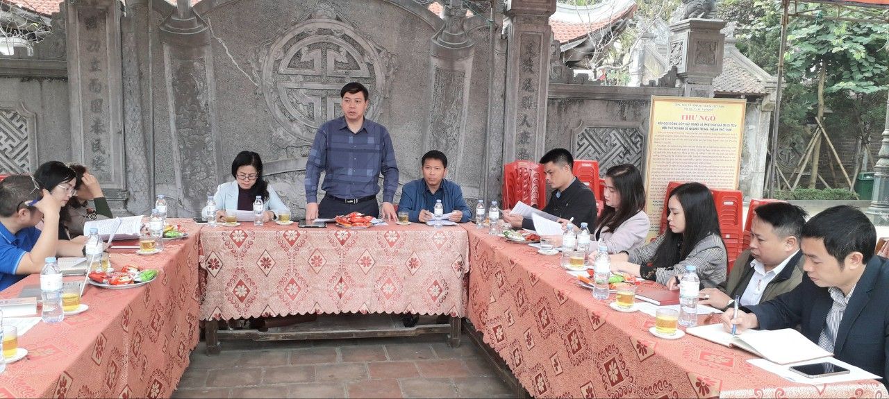 oan-khao-sat-trao-oi-lam-viec-voi-dai-dien-ubnd-thanh-pho-ban-quan-ly-di-tich-en-quang-trung.jpg