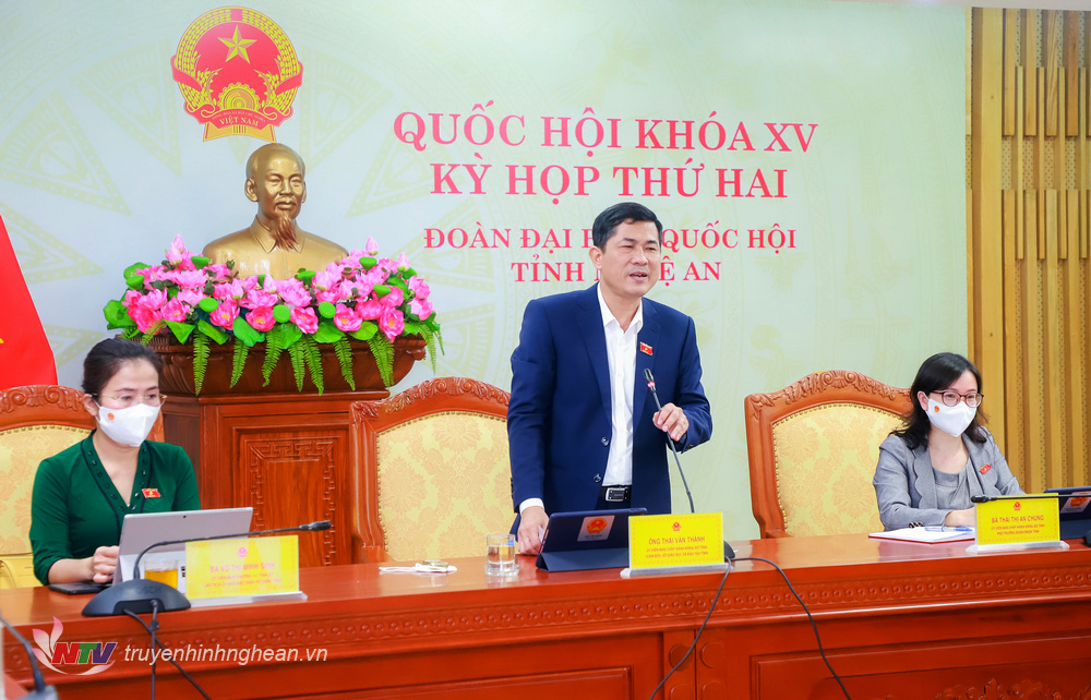 bna_dai_bieu_thai_van_thanh_phat_bieu_tranh_luan_ve_du_an_luat_dien_anh_sua_doi_20211028184129.jpg