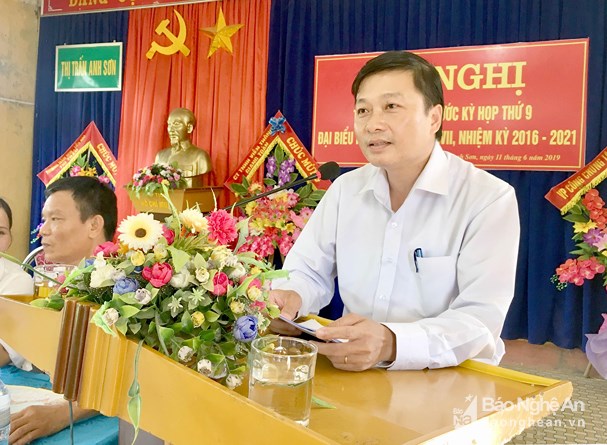 bna_ong_le_hong_vinh_tra_loi_y_kien_cu_tri_tai_hoi_nghi2094322_1162019.jpg